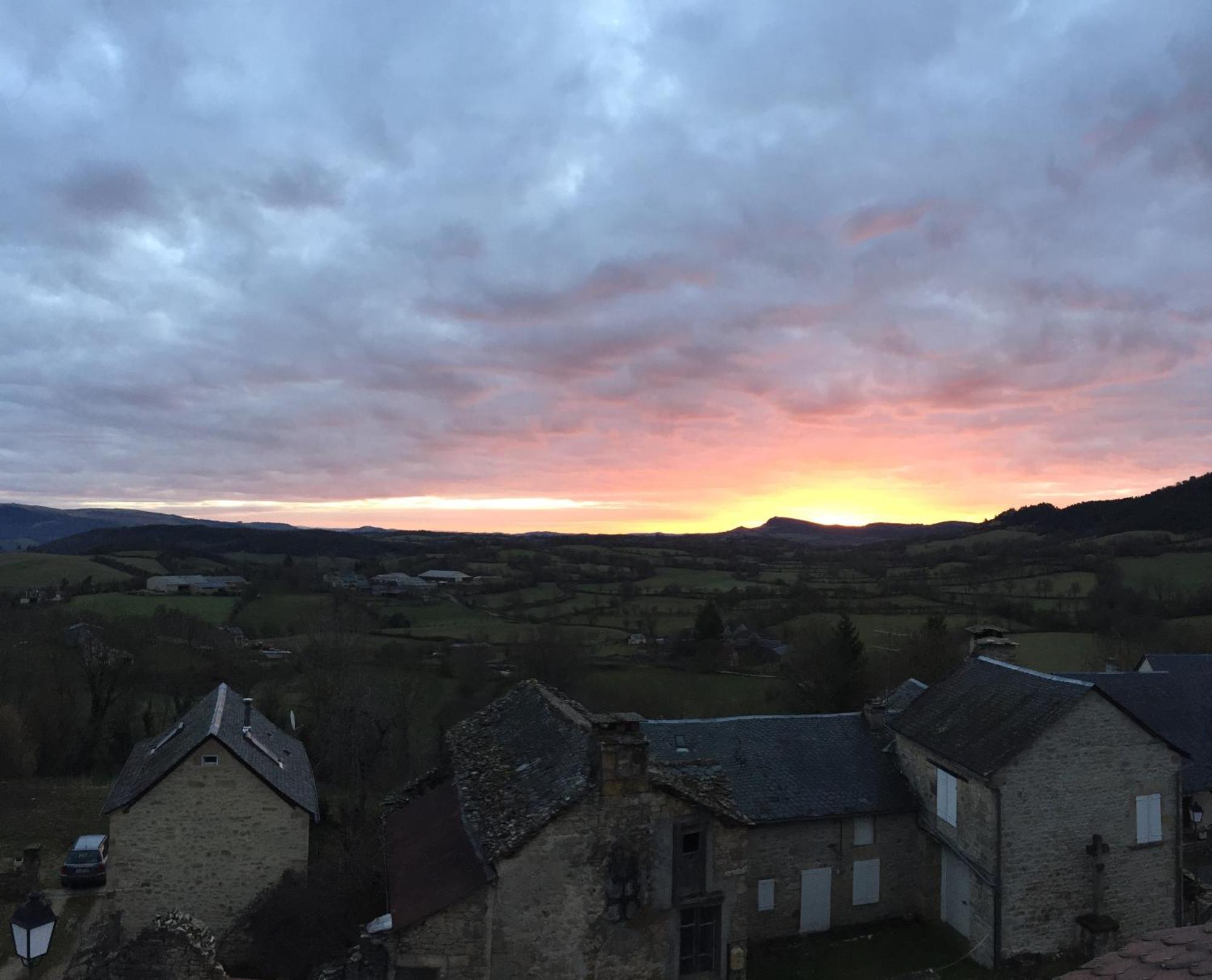 L'Echappee Belle, Vue Panoramique Sur La Campagne Villa Saint-Saturnin-de-Lenne Dış mekan fotoğraf